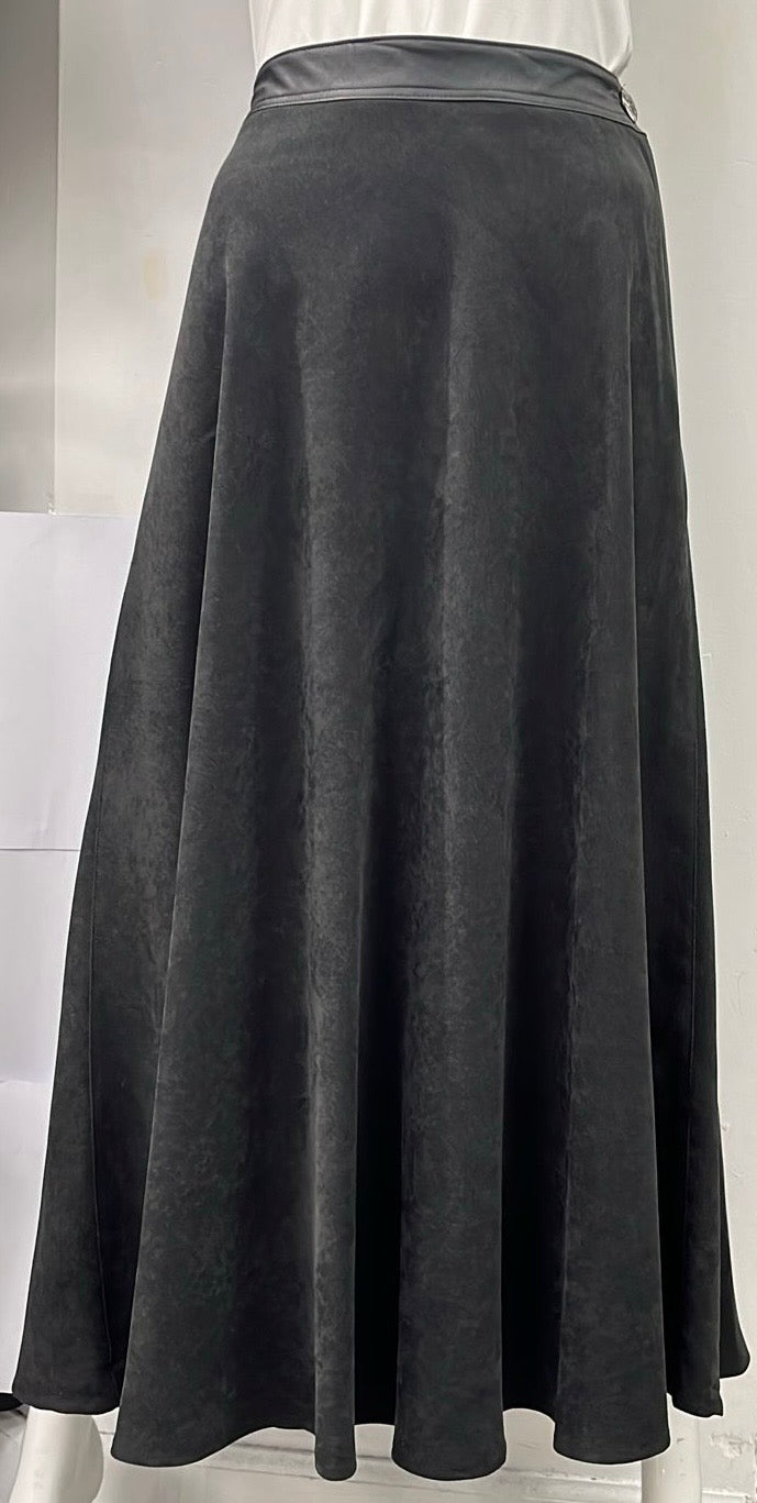 M & S CANADA FLAIRY TEXTURED SKIRT W LEATHER WAISTBAND-MIDI BLACK