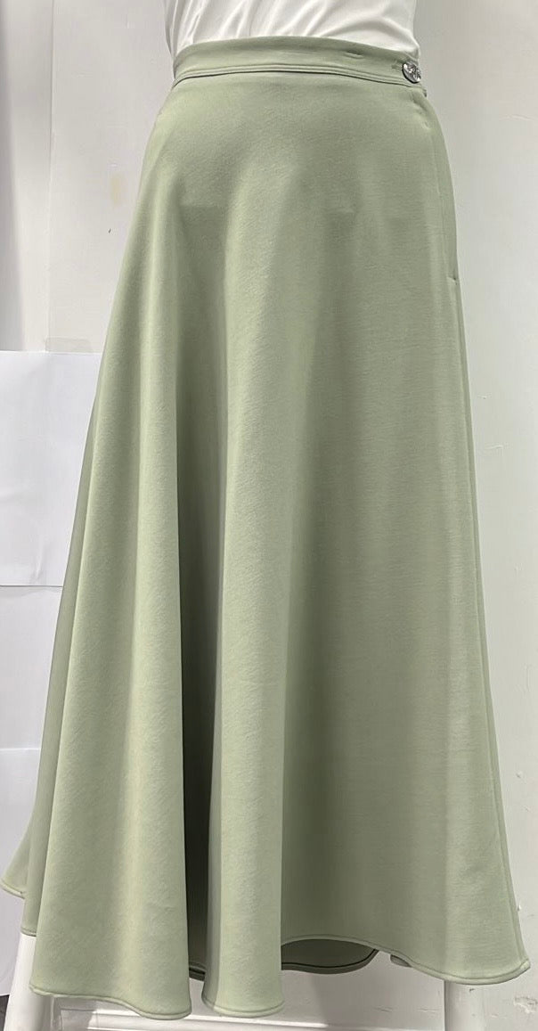 MAXMRKT FLAIRY SKIRT W SIDE BUTTON & ZIPPER-MIDI GREEN