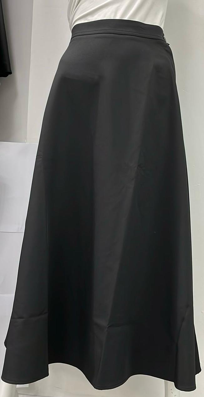 WEAR AND FLAIR FLAIRY SKIRT W SIDE BUTTON-MIDI BLACK