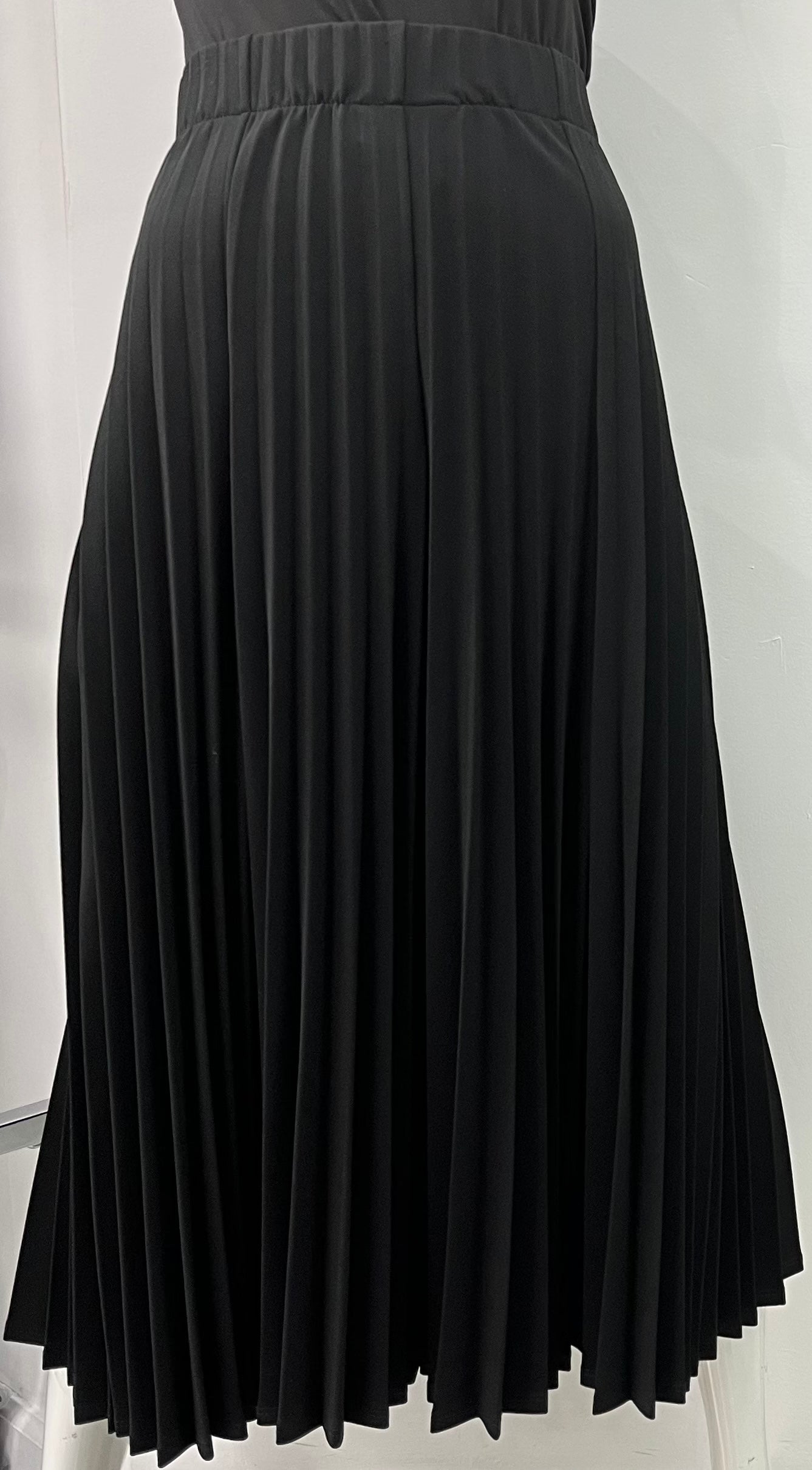CLASS COLLECTION MESSY PLEATED SKIRT 33 INCHES BLACK