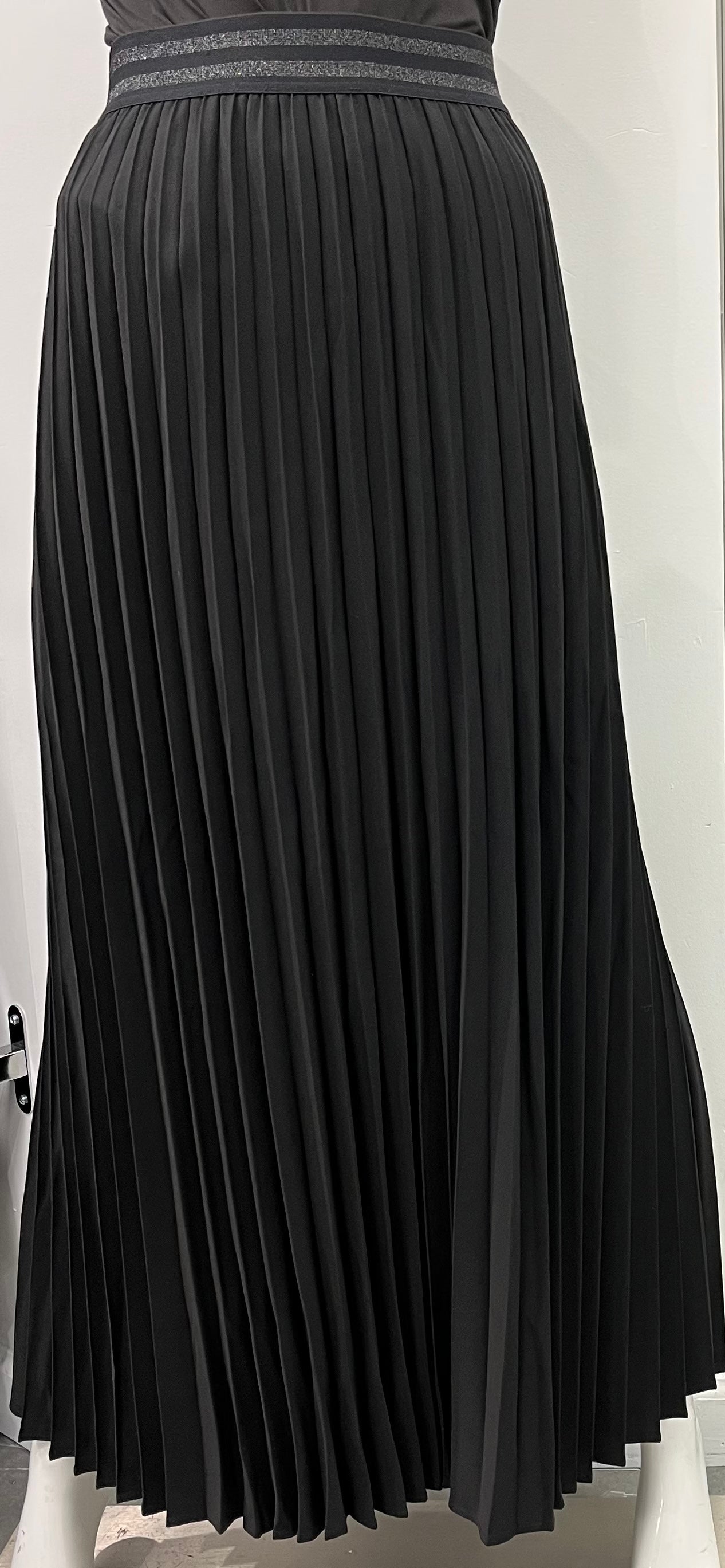 WEAR AND FLAIR ACCORDION PLEATED MAXI SKIRT W ELASTIC WAIST BLACK