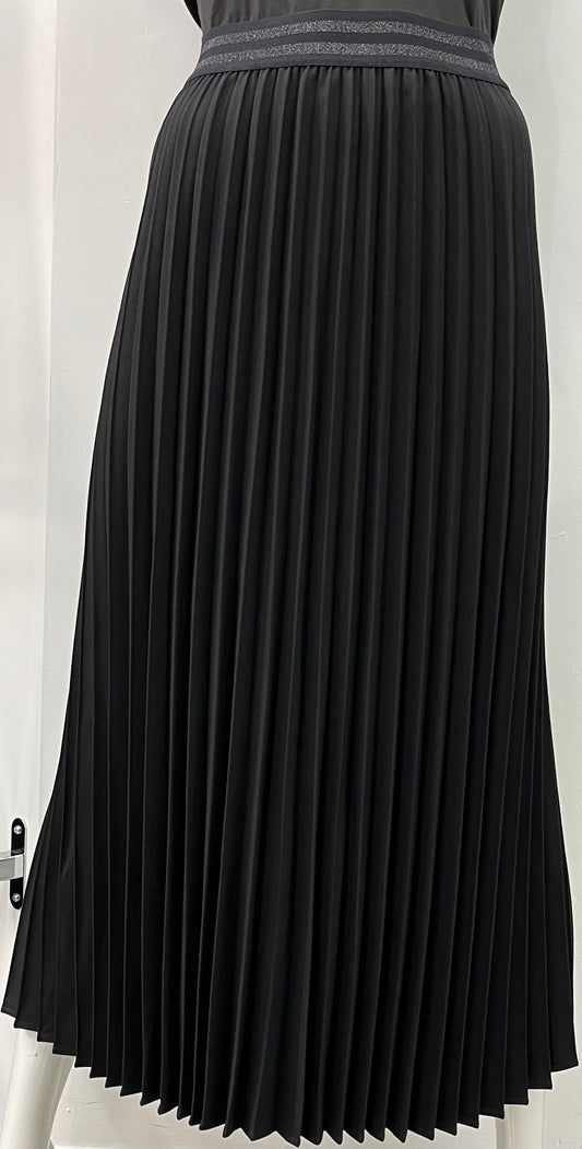 WEAR AND FLAIR ACCORDION PLEATED MIDI SKIRT W ELASTIC WAIST BLACK