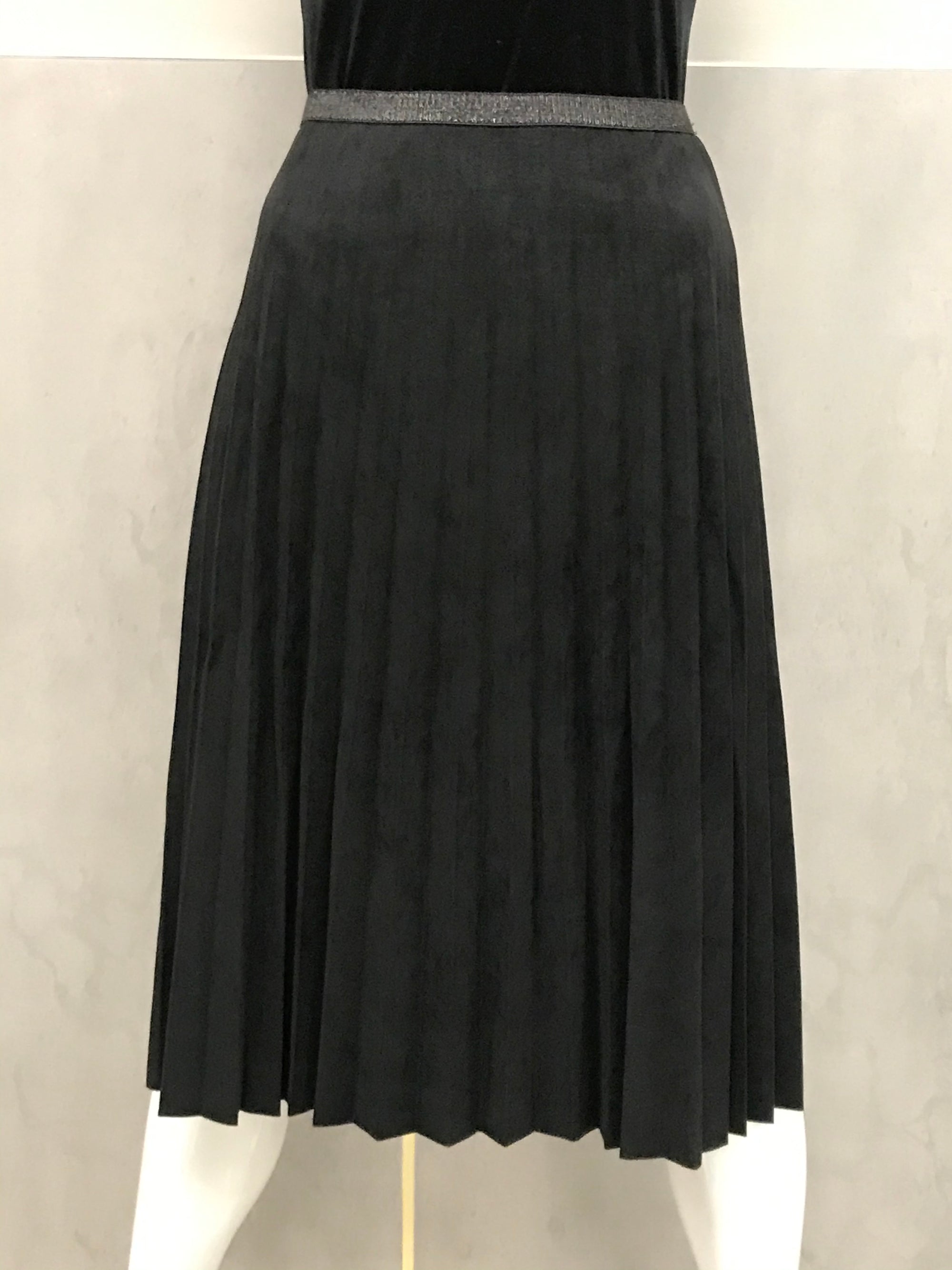 YAL NEW YORK PLEATED SUEDE SKIRT-EXTRA LONG BLACK