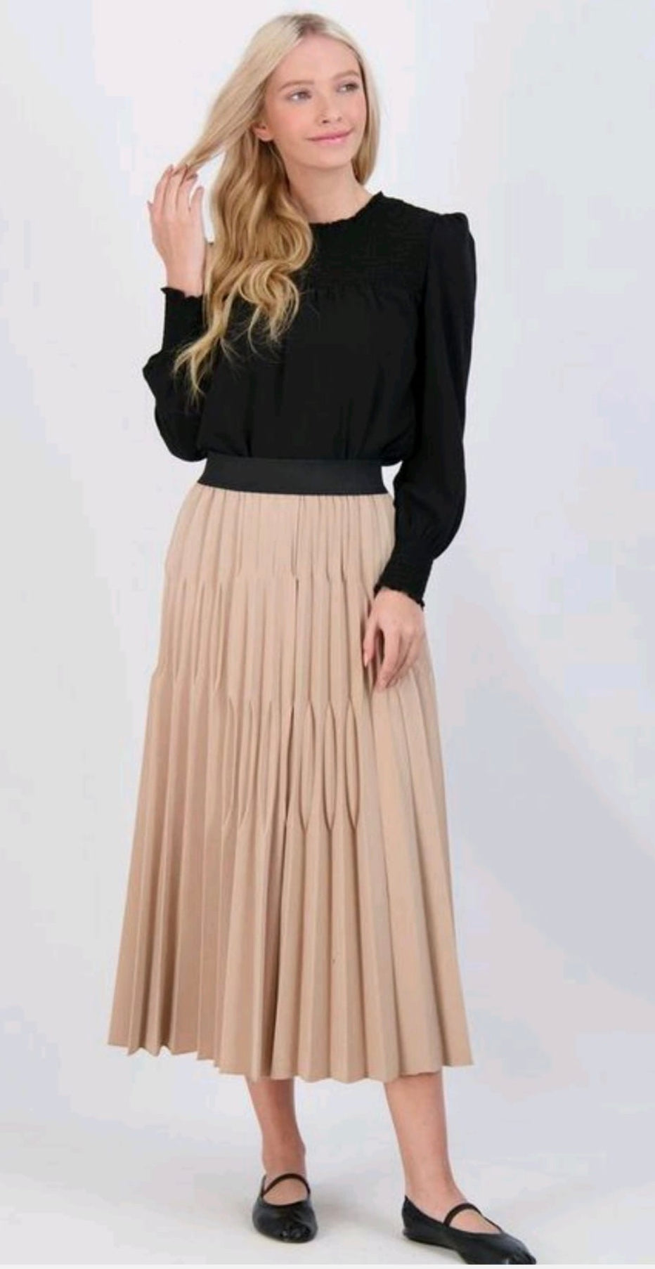 NONI SKIRT W SPECIAL PLEATING BEIGE